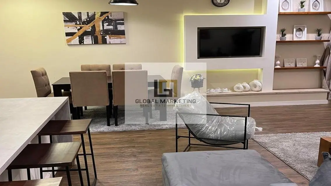 Furnished Apartment-New furniture - in Lake View
