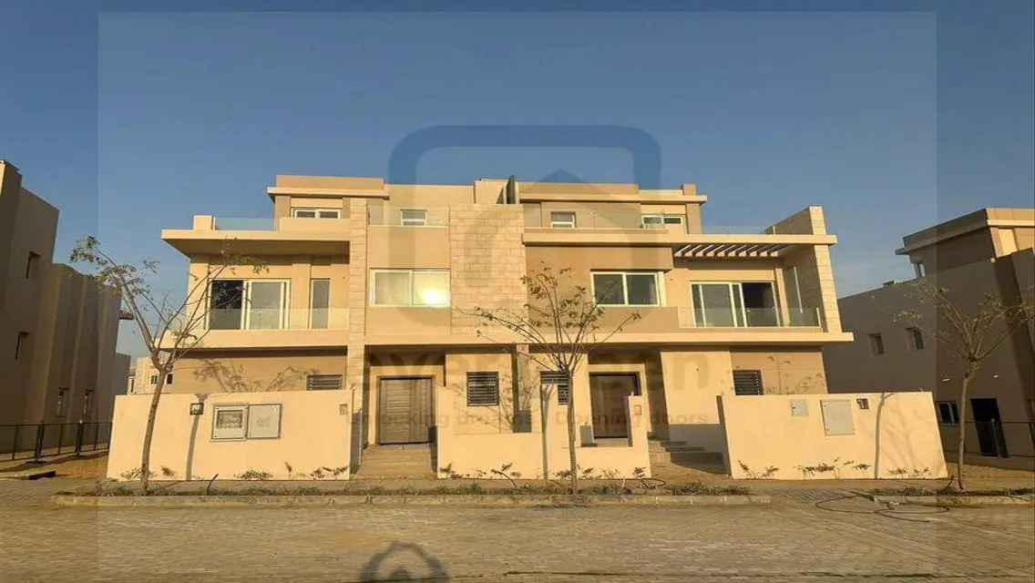 Unique Town House 208 m ReadyToMove in Tawny 10%DP