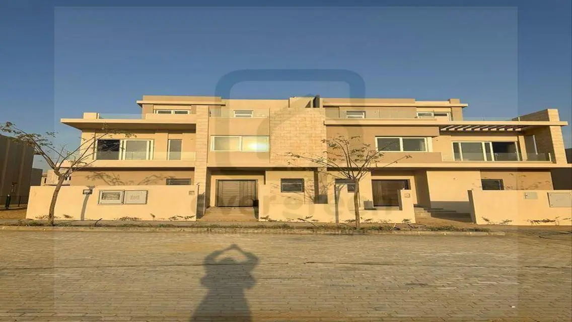 Unique Town House 208 m ReadyToMove in Tawny 10%DP