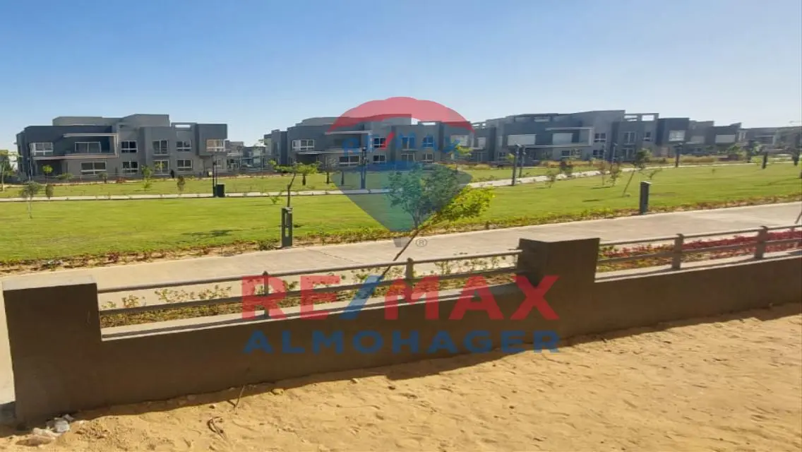 Luxury Apartment for Sale with Spacious Layout and Private Garden