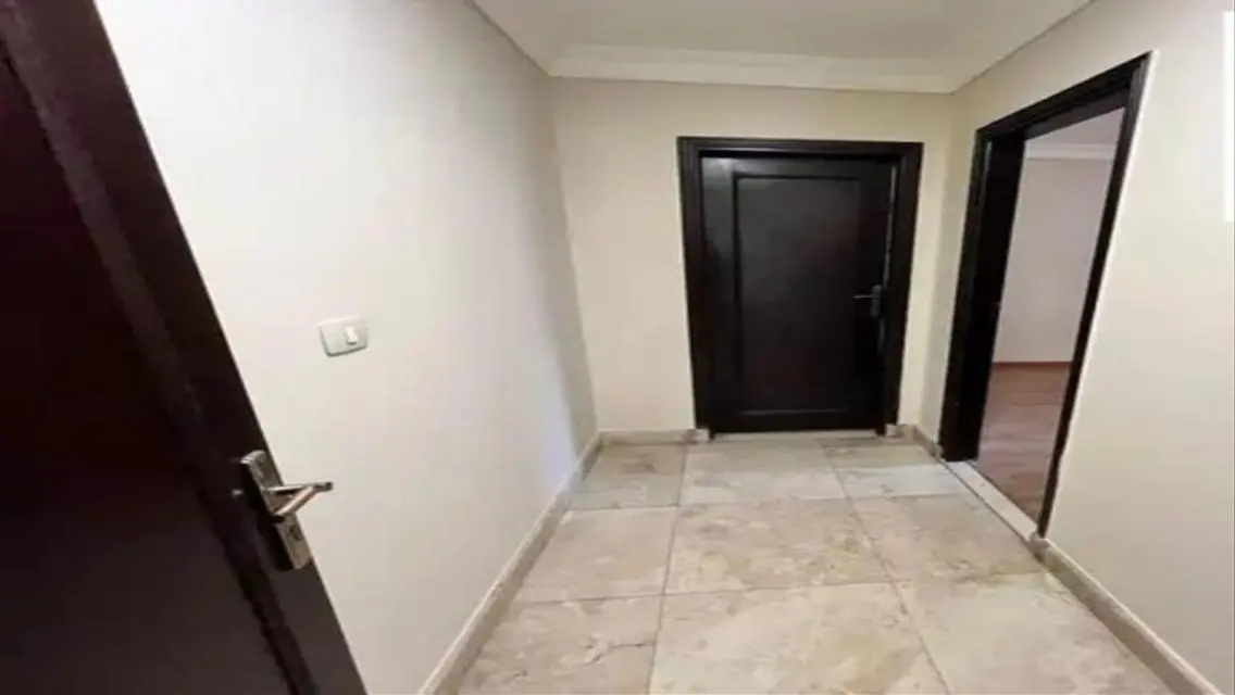 مقر إداري 350م دور اول للإيجار في المهندسين