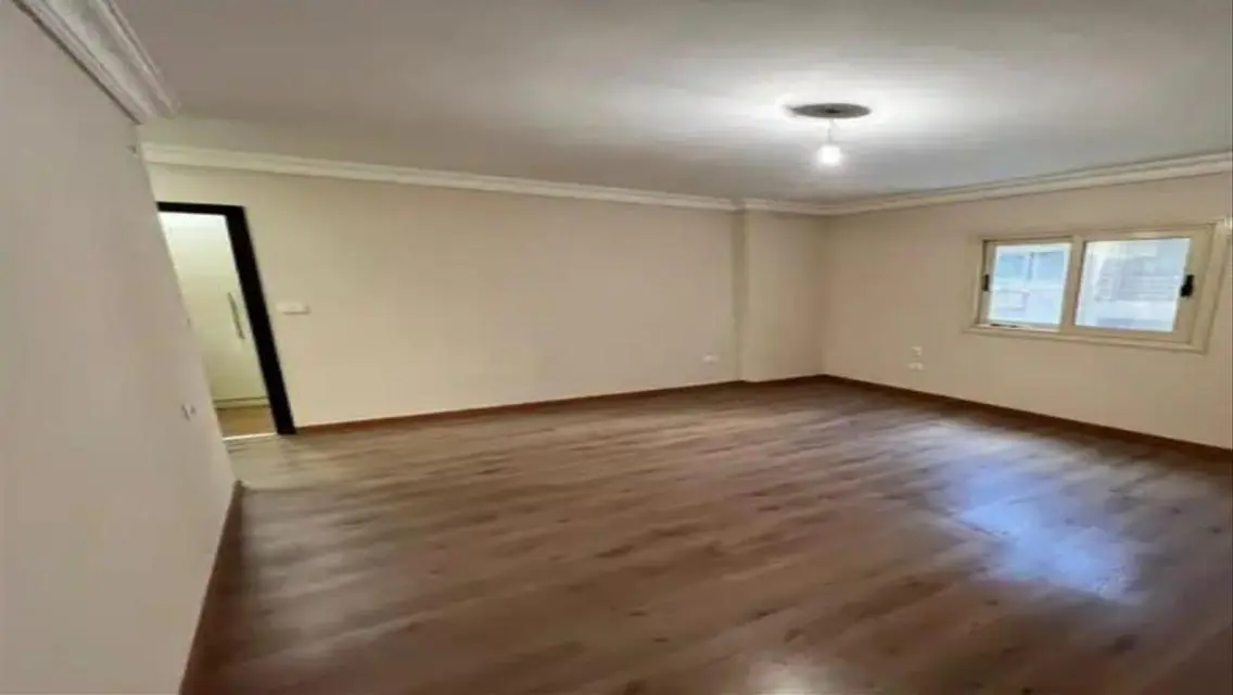 مقر إداري 350م دور اول للإيجار في المهندسين