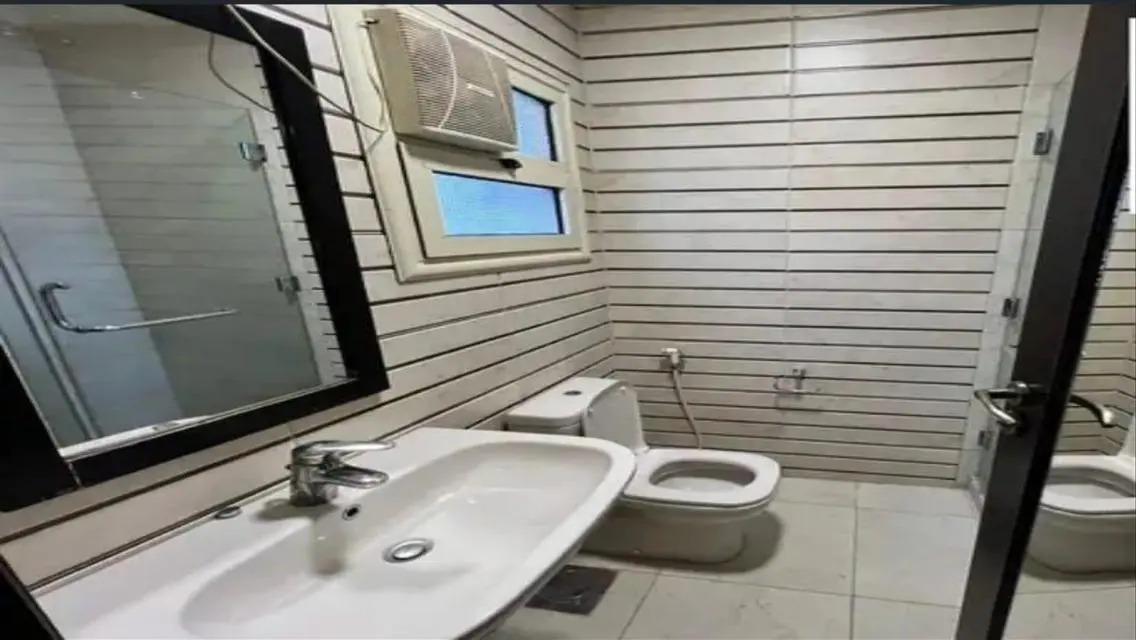 مقر إداري 350م دور اول للإيجار في المهندسين