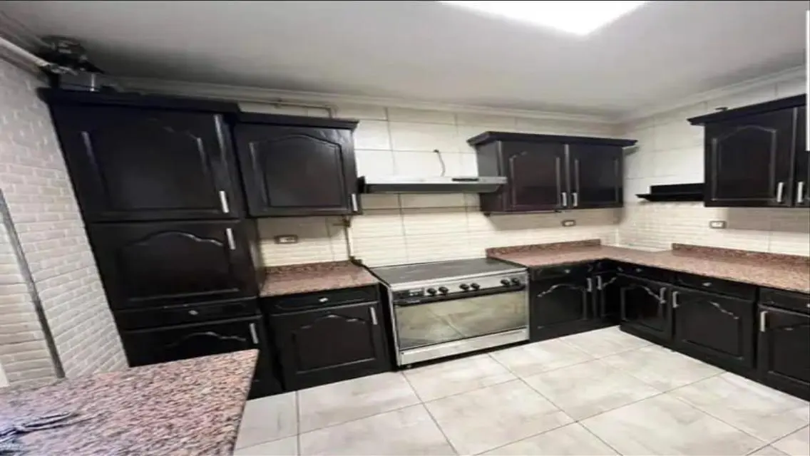 مقر إداري 350م دور اول للإيجار في المهندسين