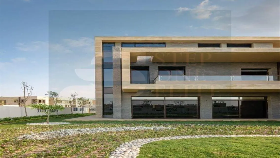 فيلا للبيع فوري في تاج سيتي بالتقسيط على 8 سنوات