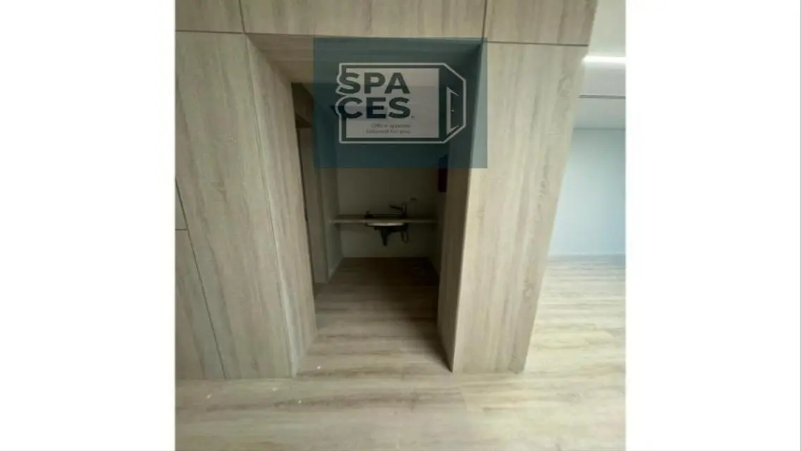 Fully finished office for rent 150m on South 90th