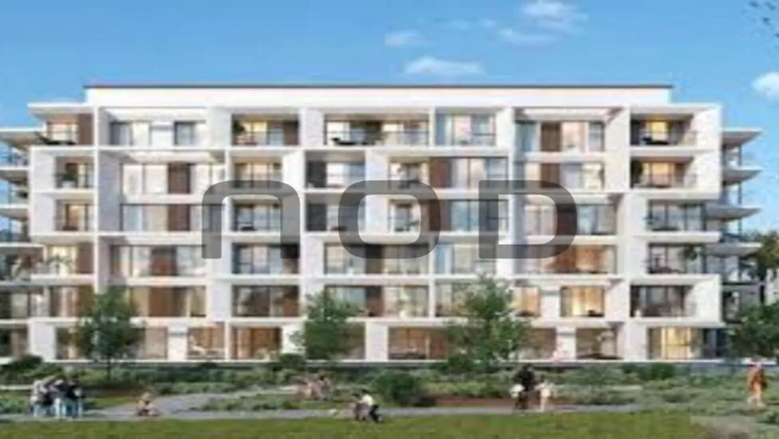Luxury Apartment in Downtown with Balcony and Great Amenities