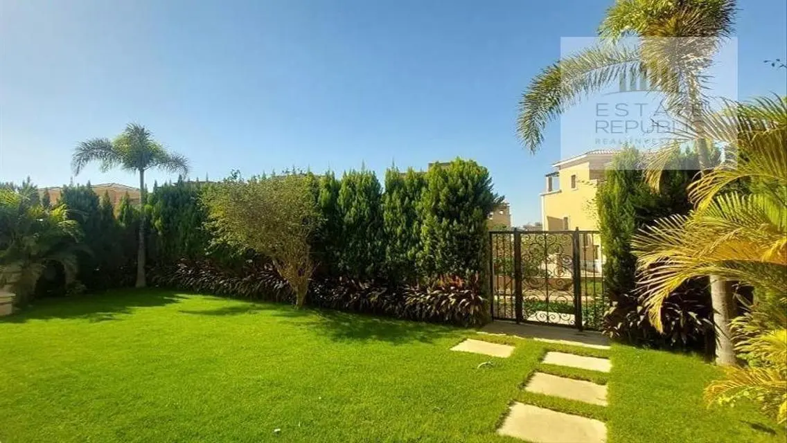 Stunning Villa for Sale with Lake View