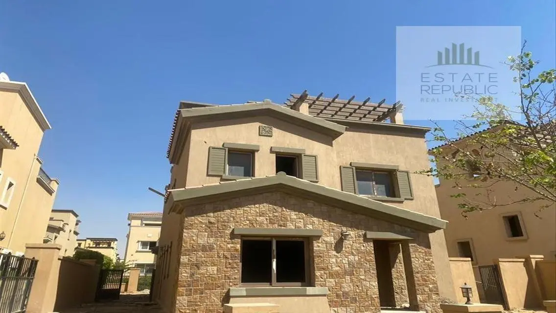 Stunning Villa for Sale with Lake View