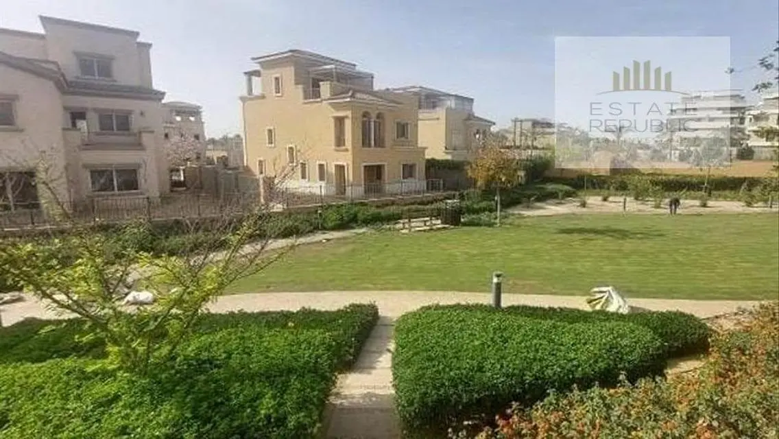 Stunning Villa for Sale with Lake View