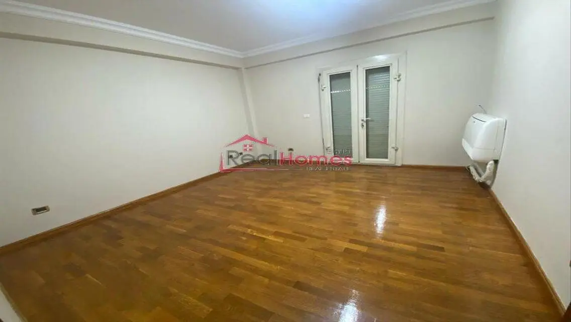Bright high end finishing office for rent