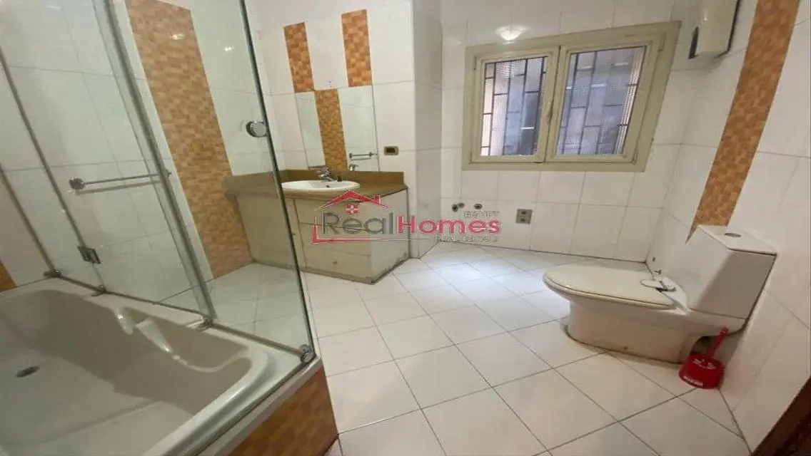 Bright high end finishing office for rent