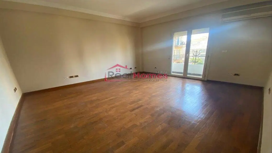 Bright high end finishing office for rent