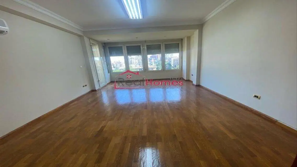Bright high end finishing office for rent