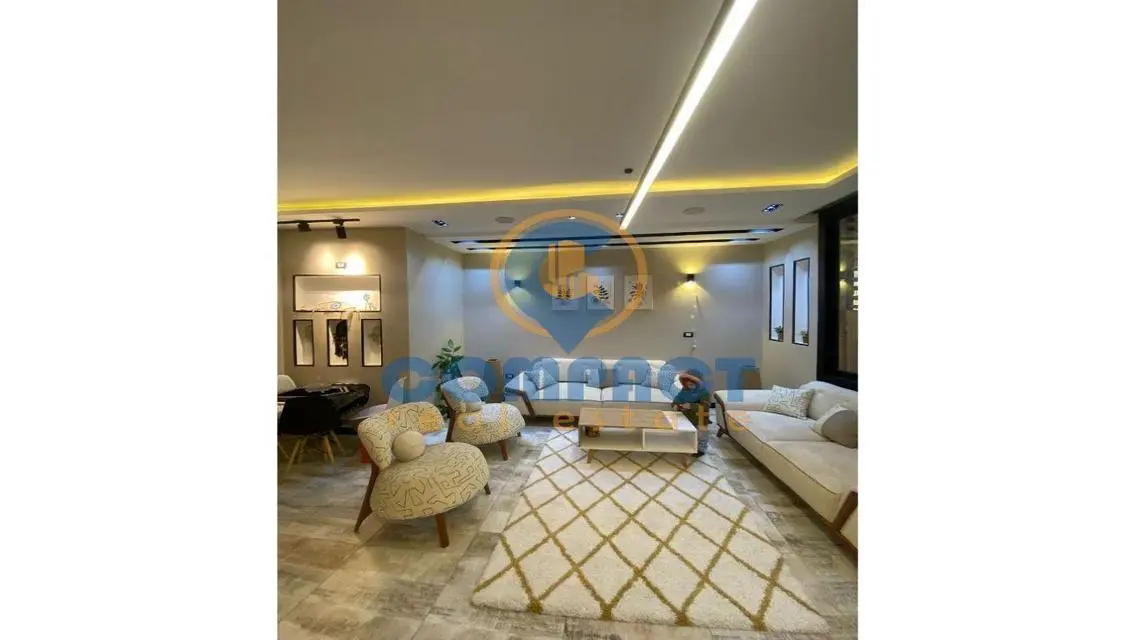 أرضي مرتفع جاردن ومدخل خاص تشطيبluxury لوكيشن رائع