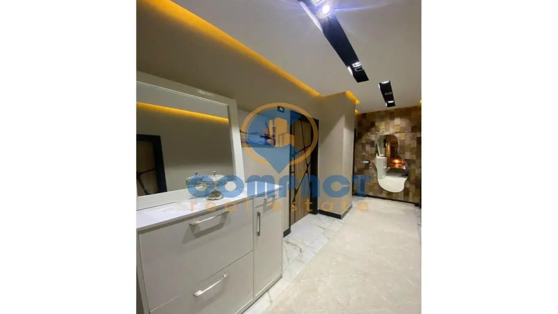 أرضي مرتفع جاردن ومدخل خاص تشطيبluxury لوكيشن رائع
