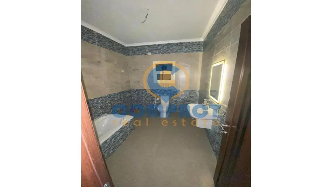 اول سكن باكبر مساحه 300م لوكيشن مميز تشطيب luxury