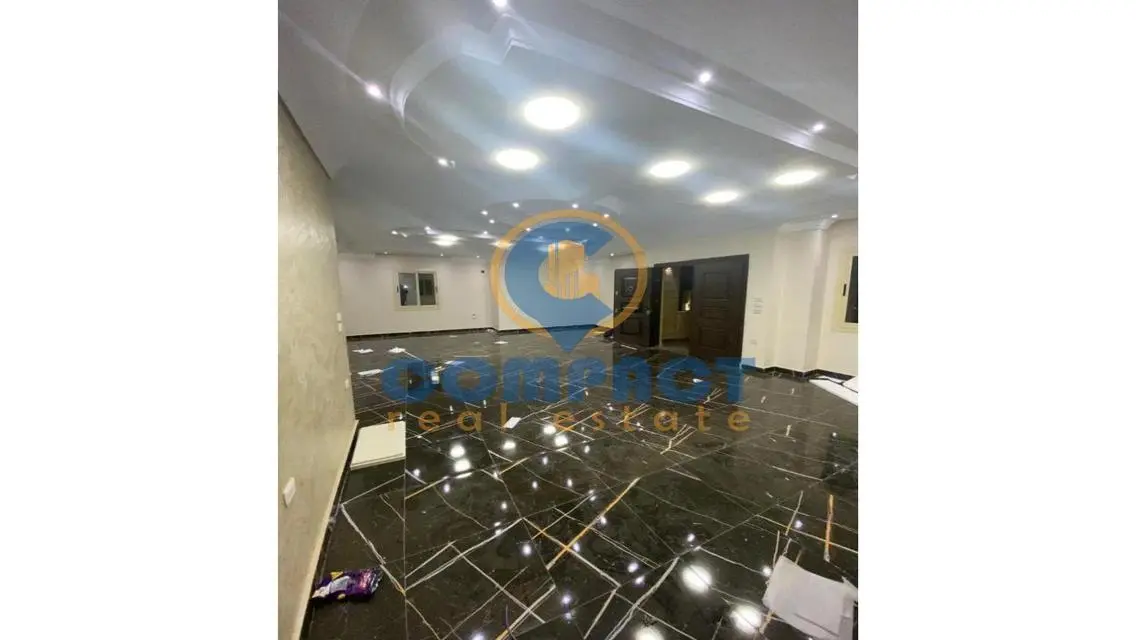 اول سكن باكبر مساحه 300م لوكيشن مميز تشطيب luxury