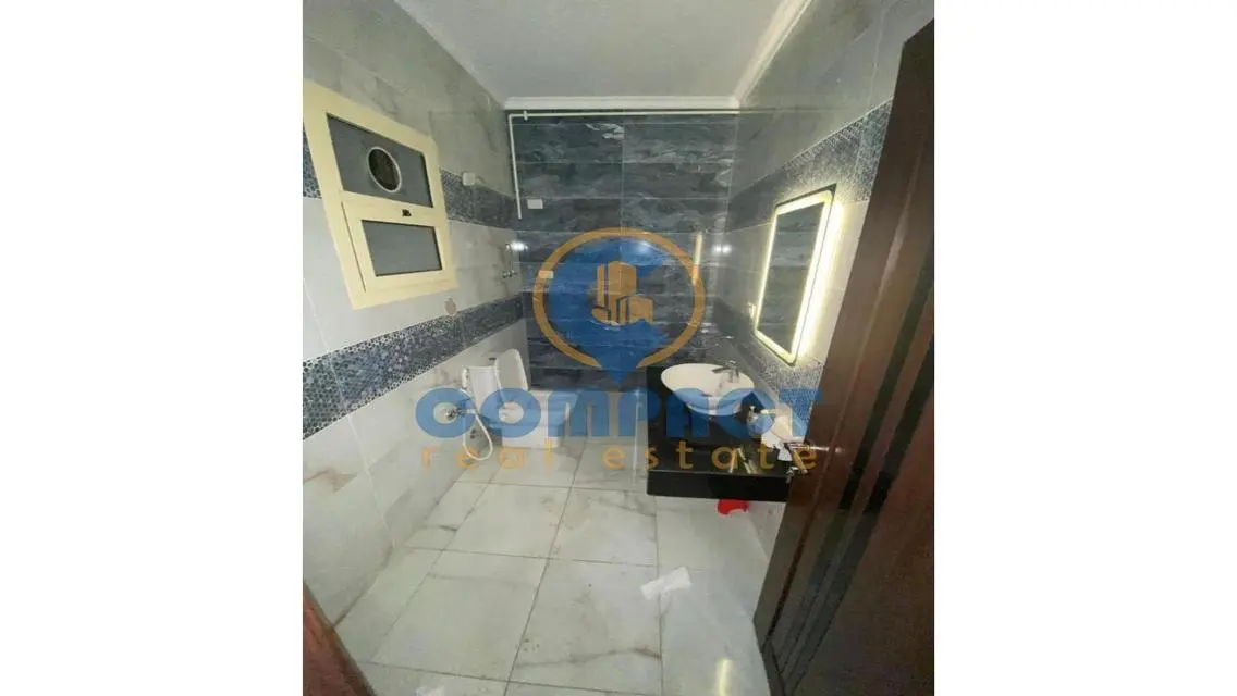 اول سكن باكبر مساحه 300م لوكيشن مميز تشطيب luxury