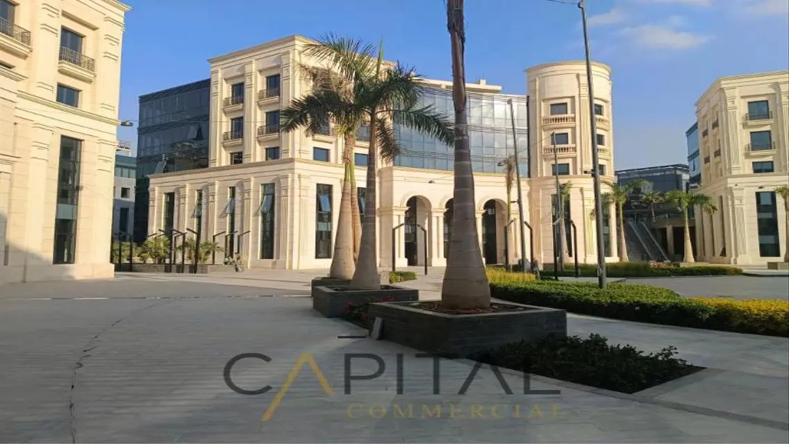 شقة فاخرة بمساحة 2000 متر للبيع