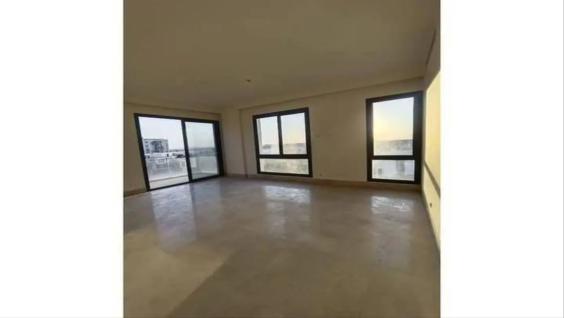 شقه فندقيه داخل ارقي كمبوند في سوديك الشيخ زايد