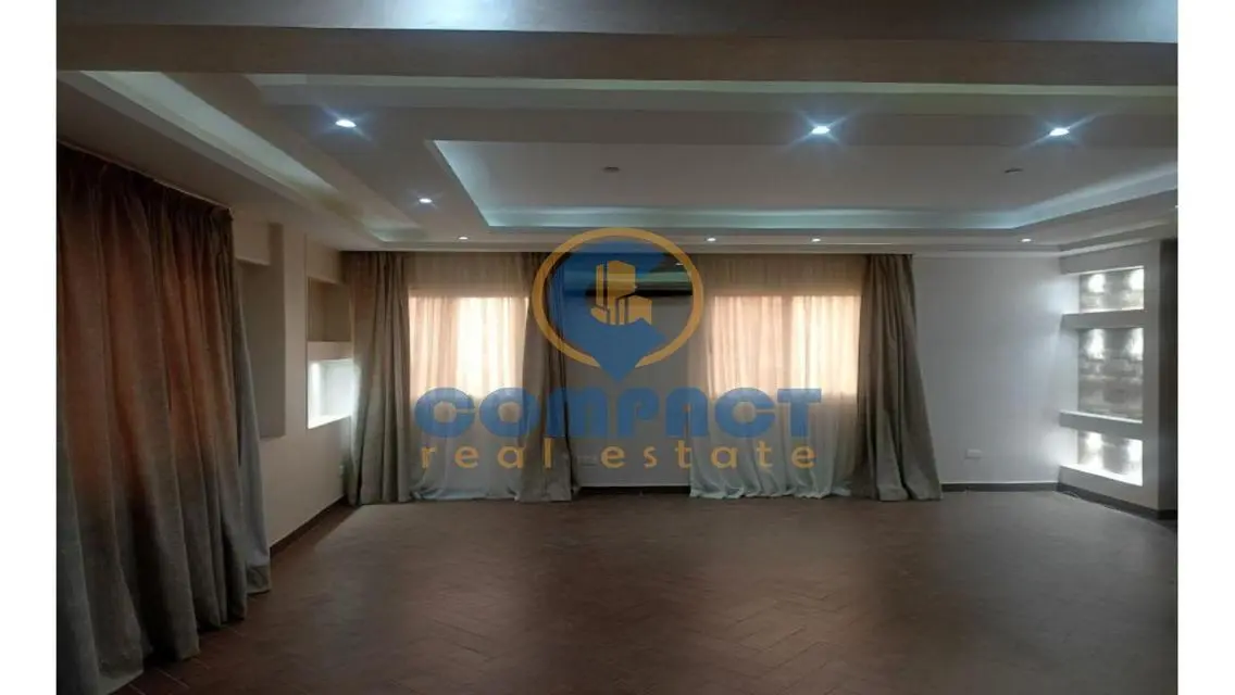 اول سكن سوبر لوكس ولوكيشن ممتاز بالتكييفات والمطبخ