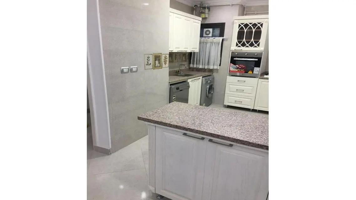 Ground floor with private garden, 2 rooms