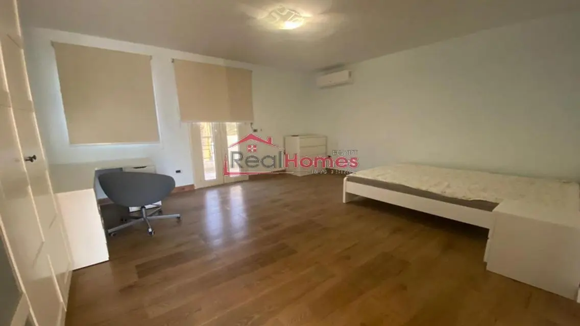 Newly renovated villa for rent at october hills 1