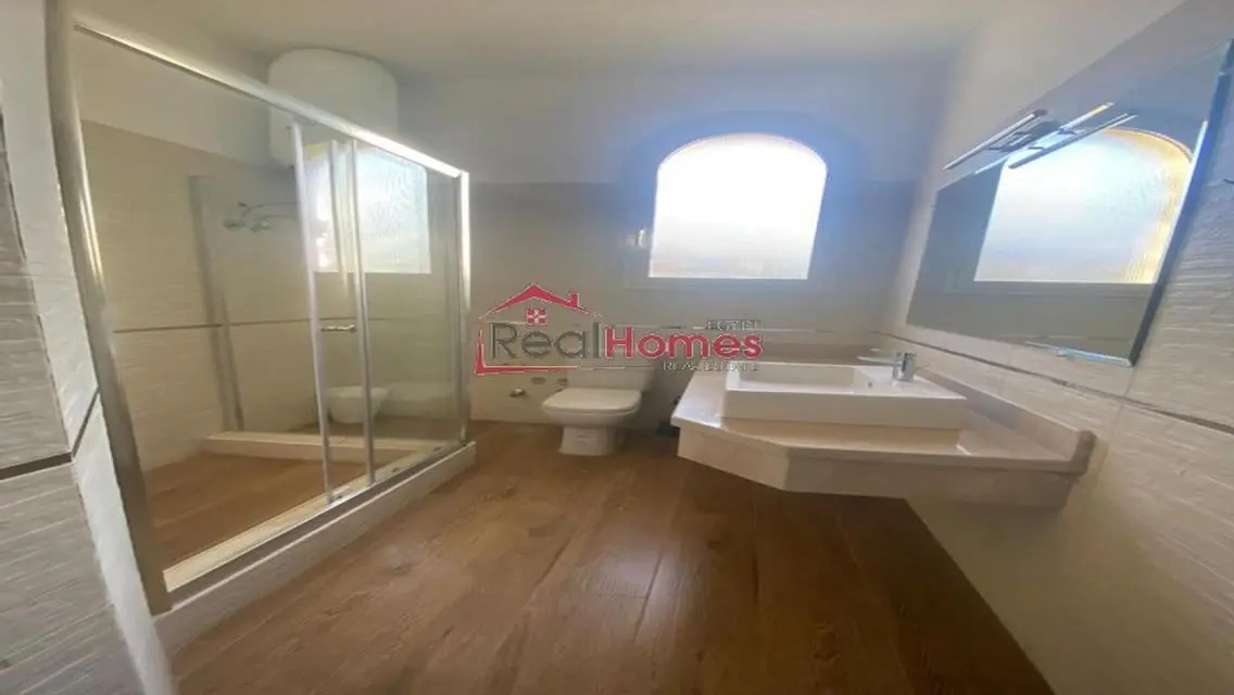 Newly renovated villa for rent at october hills 1
