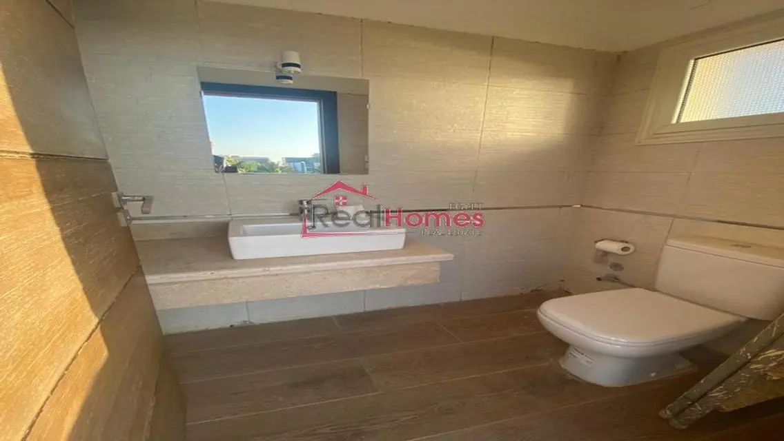 Newly renovated villa for rent at october hills 1