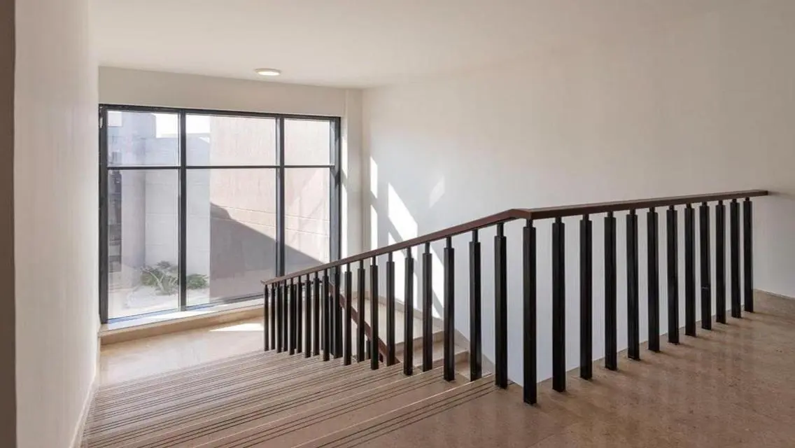 Finished 253m Penthouse + AC&#39;s next to Belle Vie