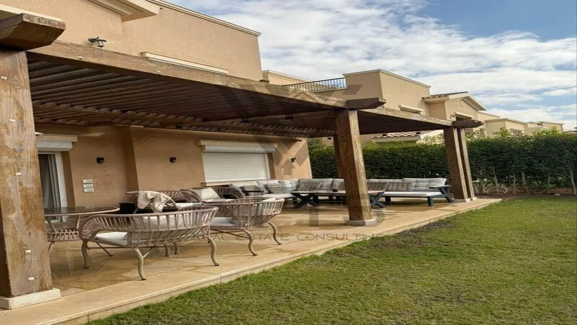 Luxurious Property for Sale with Extensive Amenities