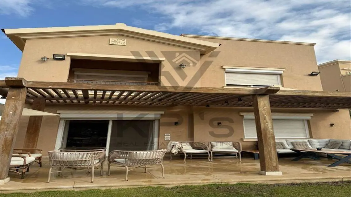 Luxurious Property for Sale with Extensive Amenities
