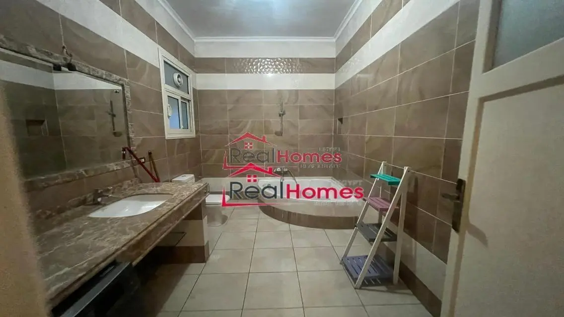 unique high ceiling apartment (good catch)
