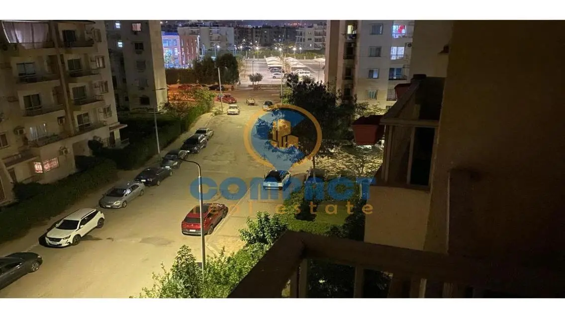 لوكيشن مميز وفيو رائع ع شارع رئيسي تشطيب luxury