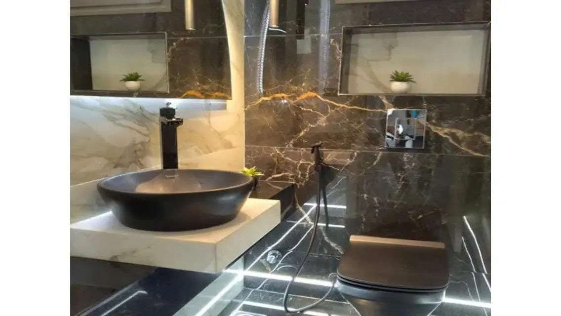 For sale Eastown  Fully furnished apartment with 