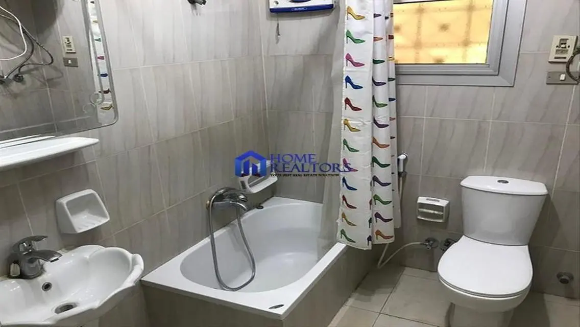 دور أرضي بحديقة كبيرة للايجار بالمعادي دجلة
