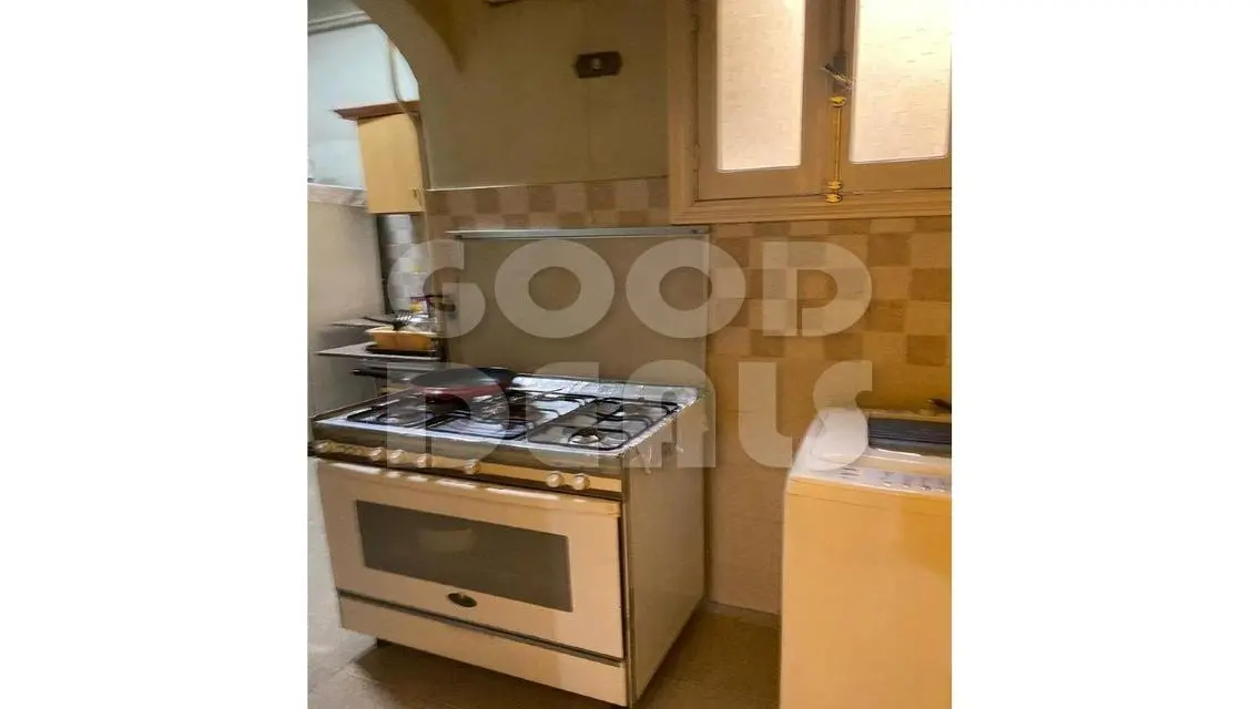 شقة للبيع بالزمالك ٢٦٠م (مسجله) سقف مرتفع