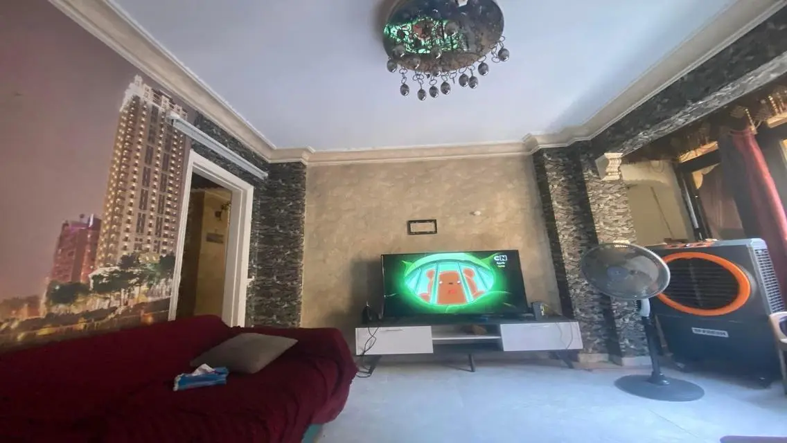 شقة للبيع مرخصة واجهه مميزه بموقع متميز ش ضياء بالهرم