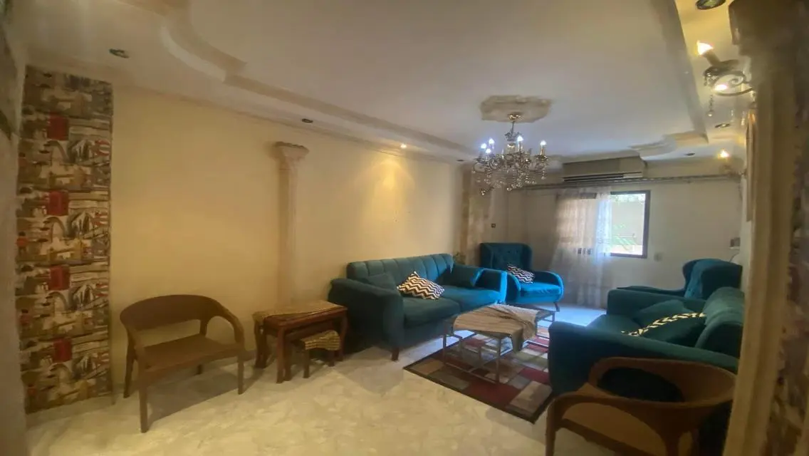 شقة للبيع مرخصة واجهه مميزه بموقع متميز ش ضياء بالهرم