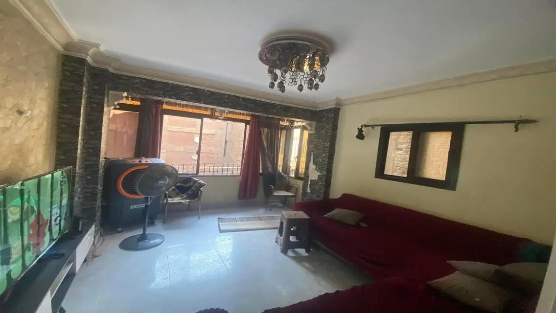 شقة للبيع مرخصة واجهه مميزه بموقع متميز ش ضياء بالهرم