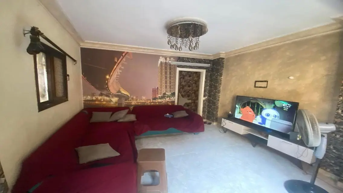 شقة للبيع مرخصة واجهه مميزه بموقع متميز ش ضياء بالهرم