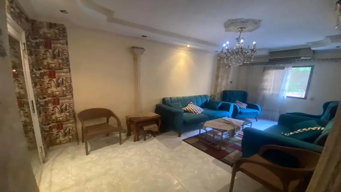 شقة للبيع مرخصة واجهه مميزه بموقع متميز ش ضياء بالهرم