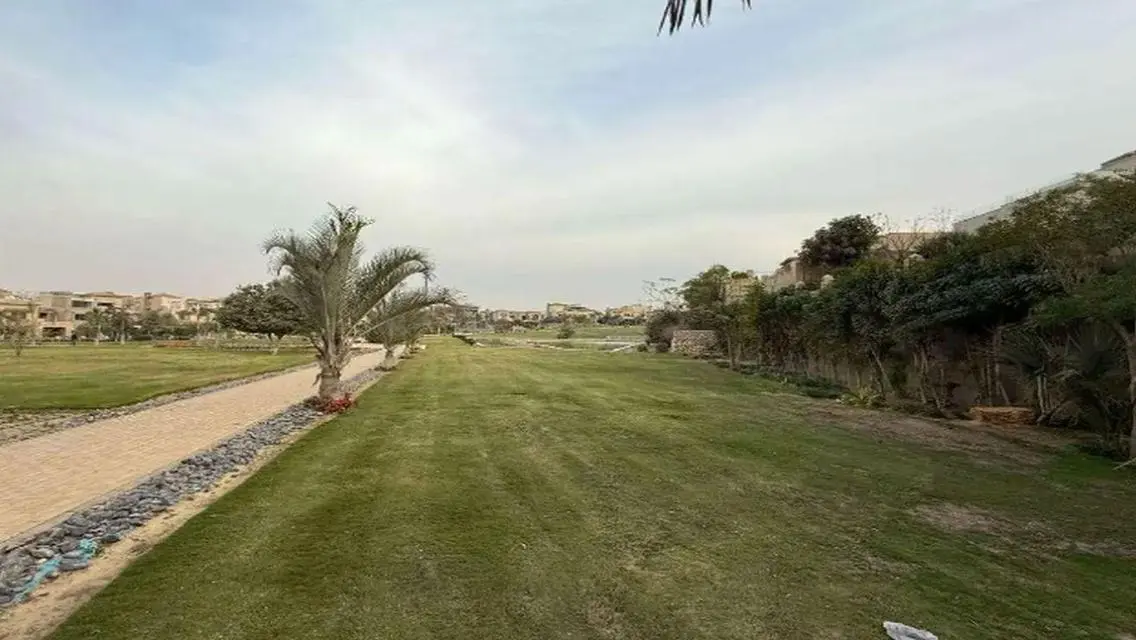 TownHouse Bamboo Palm hills Near Golf Extension