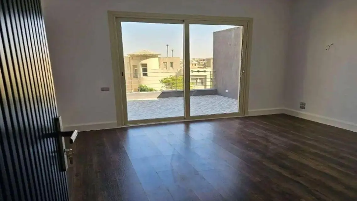 TownHouse Bamboo Palm hills Near Golf Extension