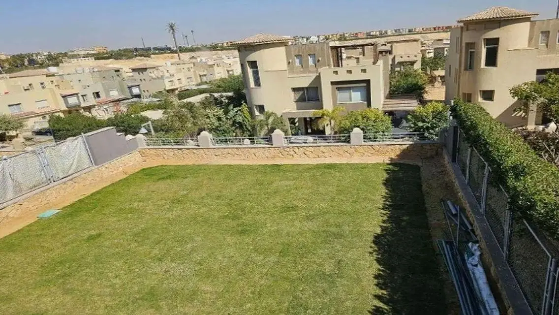 TownHouse Bamboo Palm hills Near Golf Extension