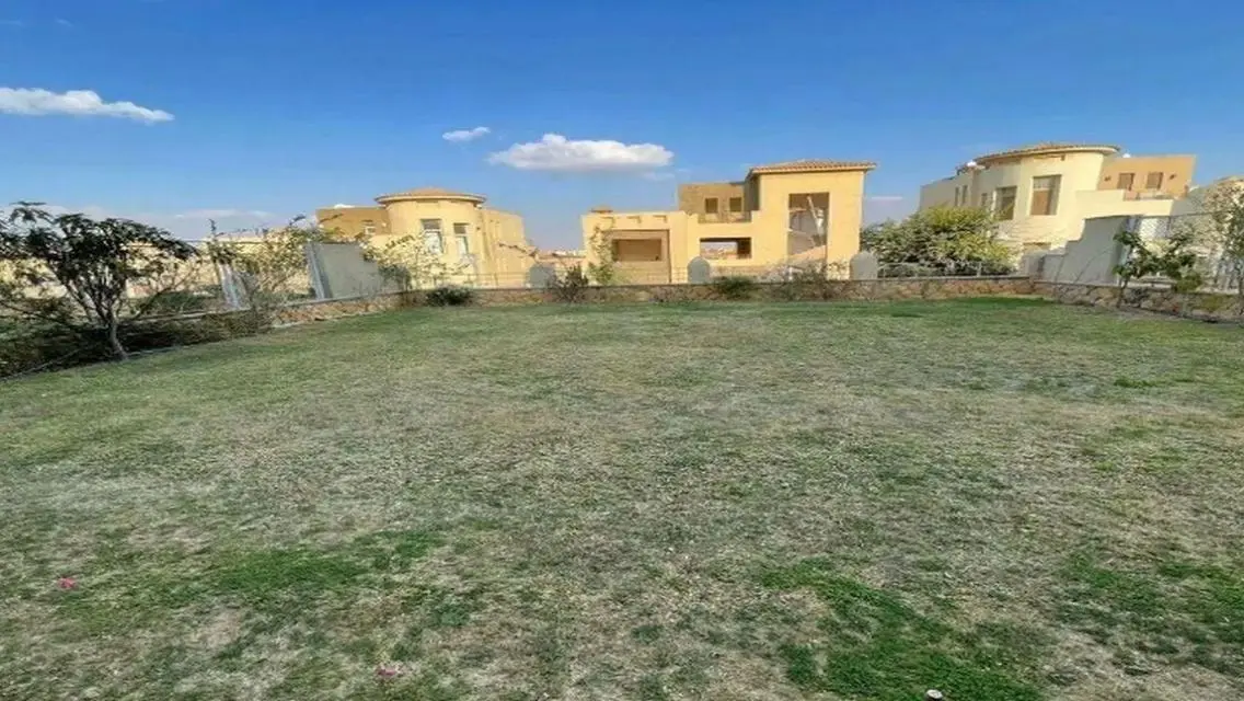 TownHouse Bamboo Palm hills Near Golf Extension