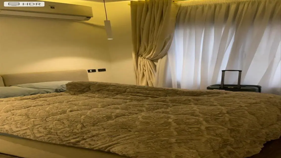 للبيع شقه ارضي بجاردن جاليريا مون فالى