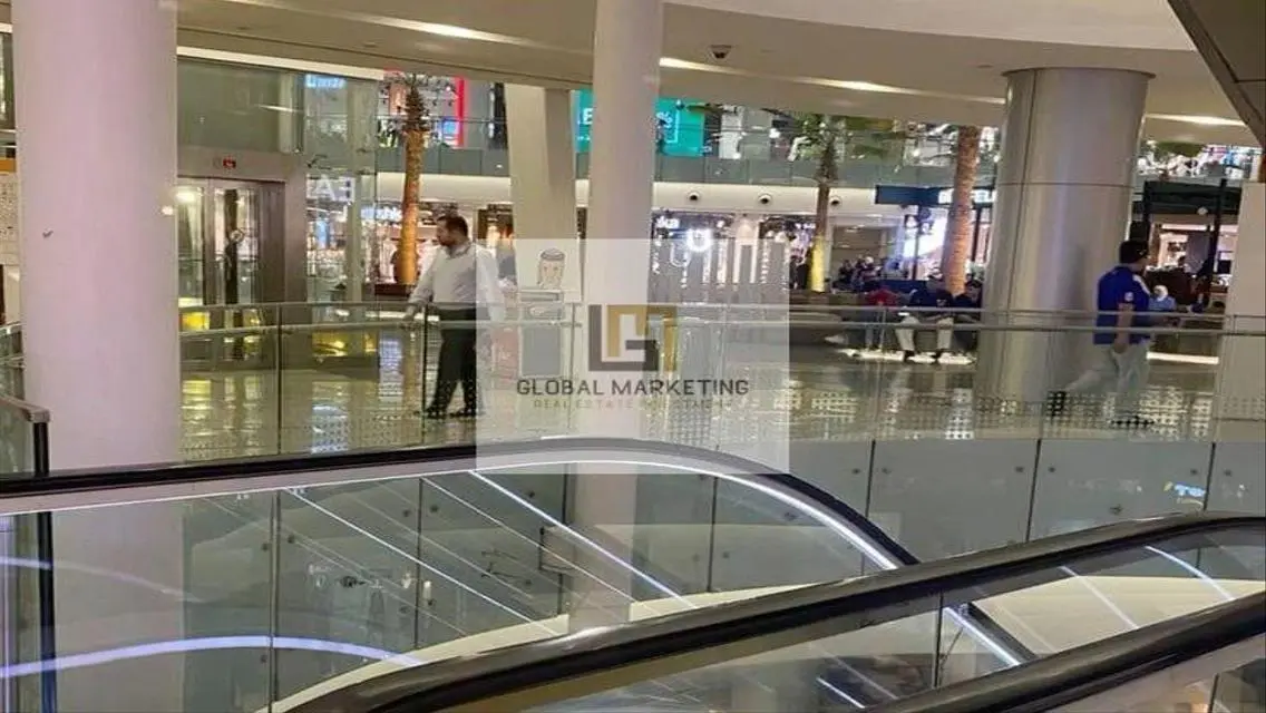 Shop 465m for Sale Beside Waterway 5th Settlement