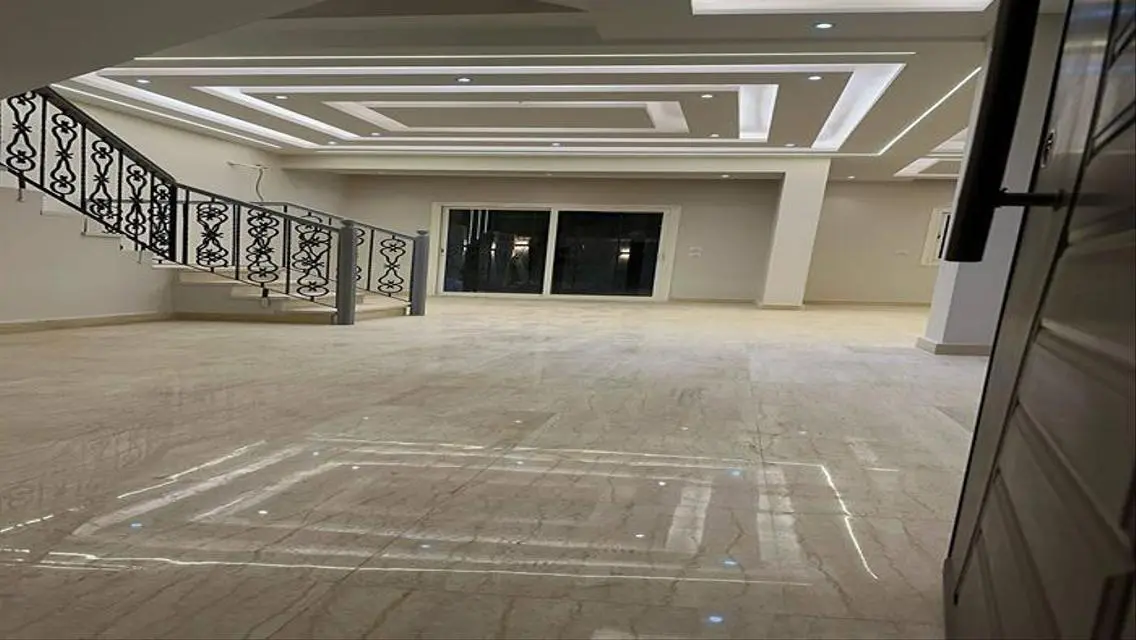 Distinctive villa for rent in Rehab City - New Law